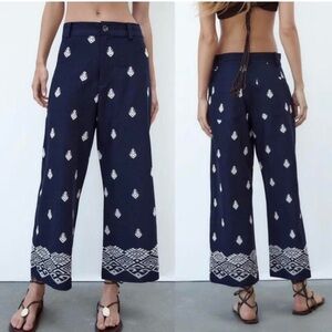 Zara Boho Navy and White Embroidered Cropped Culottes Pants S
